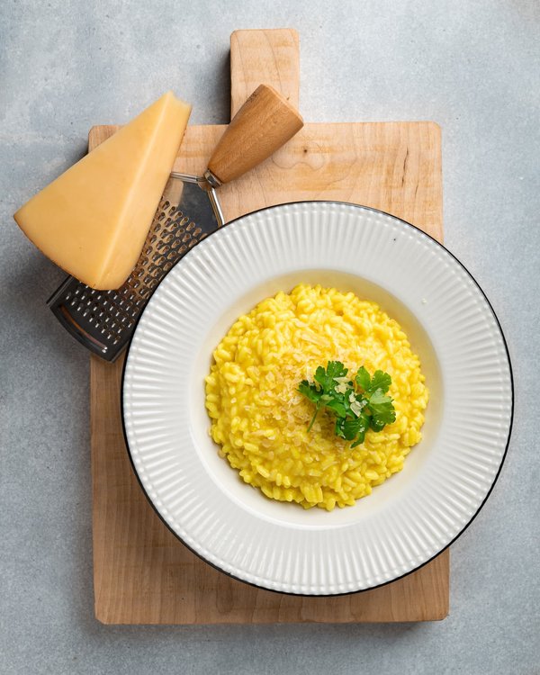 How to Craft a Luxurious White Truffle Risotto with Parmesan?