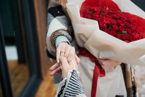 Love charms: the magic of love jewelry to eternalize your feelings